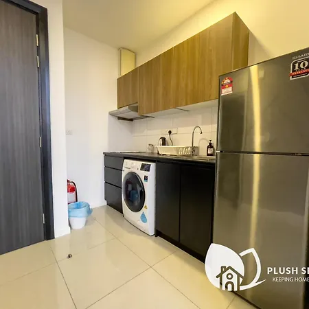 Highpark Suites In Petaling Jaya, Kelana Jaya By Plush Kampong Baharu Sungai Way Exterior photo